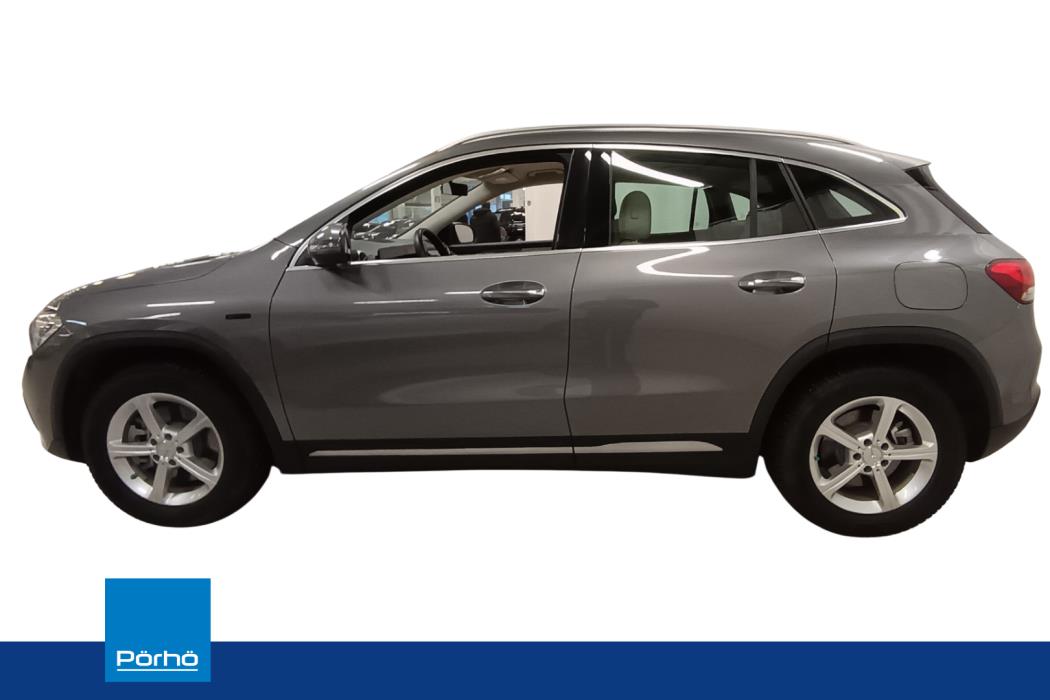 MERCEDES-BENZ GLA 2021