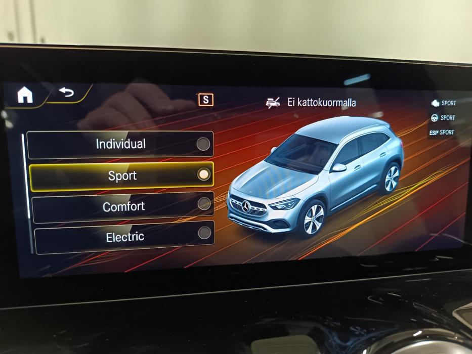 MERCEDES-BENZ GLA 2021