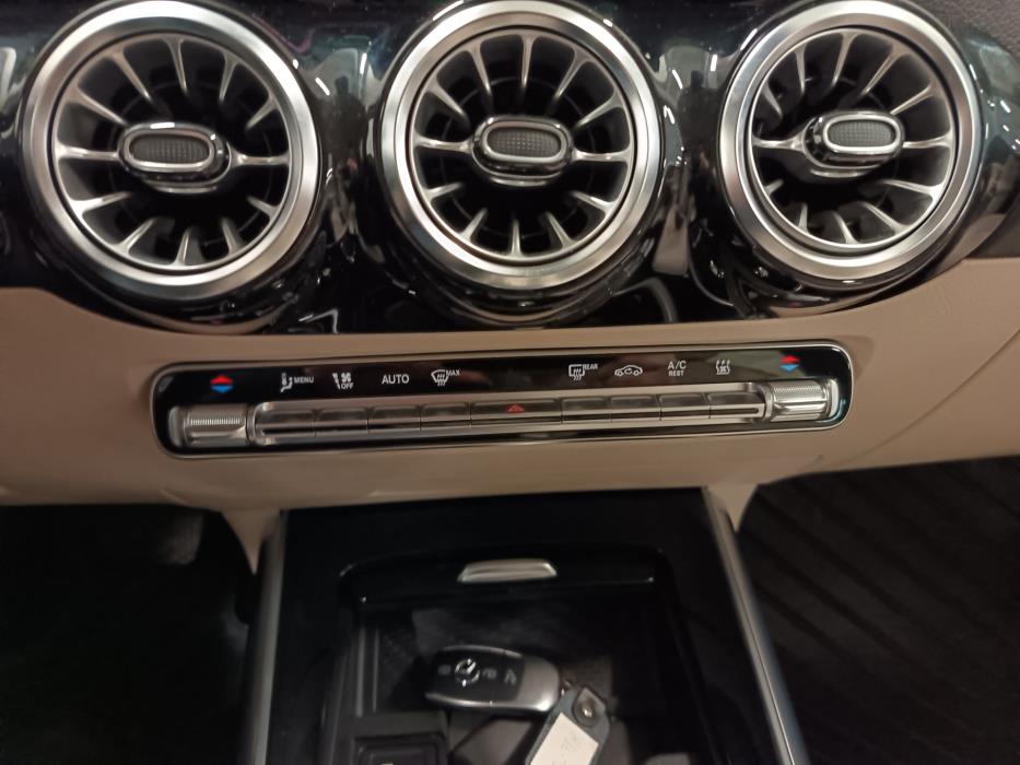 MERCEDES-BENZ GLA 2021