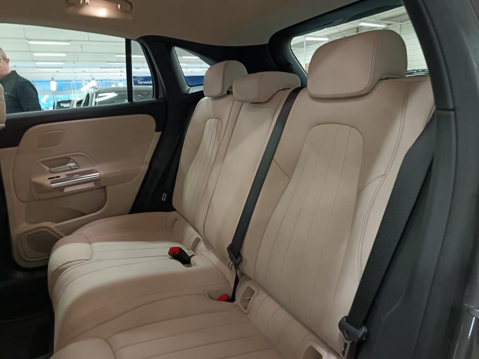 MERCEDES-BENZ GLA 2021