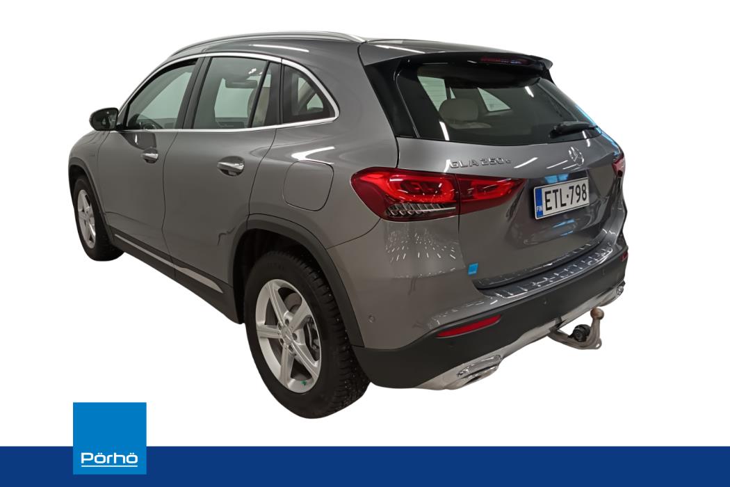 MERCEDES-BENZ GLA 2021