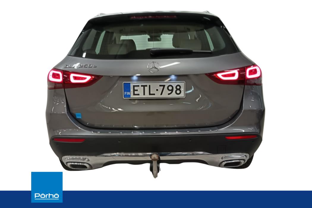 MERCEDES-BENZ GLA 2021