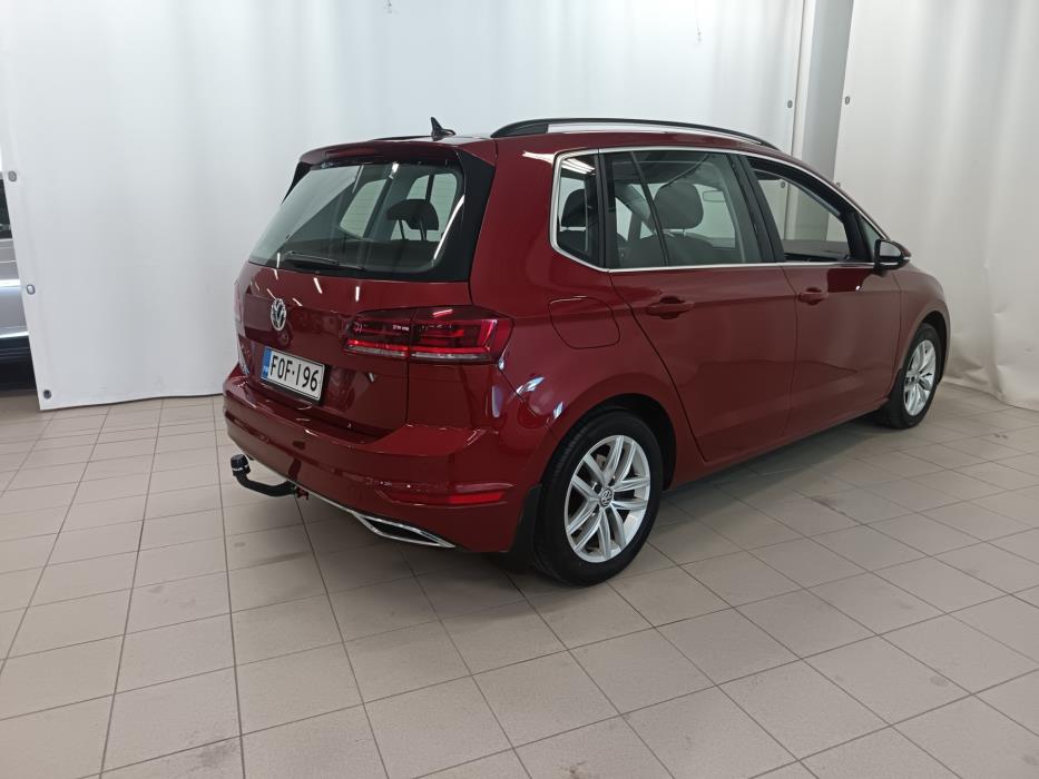 VOLKSWAGEN Golf Sportsvan 2019
