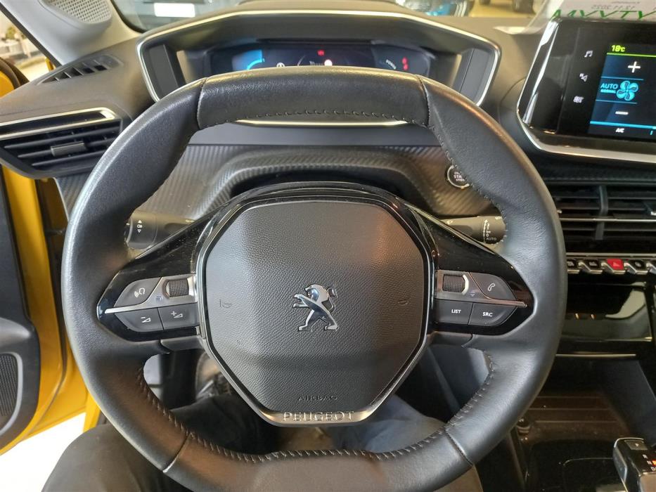 PEUGEOT e-208 2022