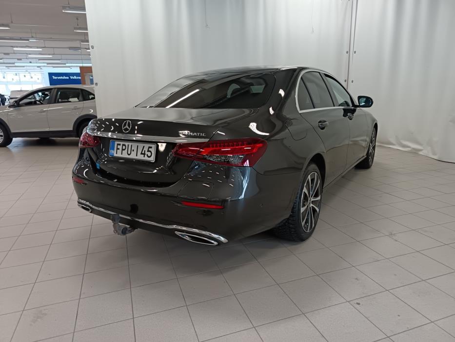 MERCEDES-BENZ E 2020