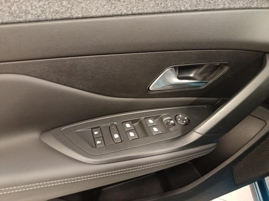PEUGEOT 408 2024
