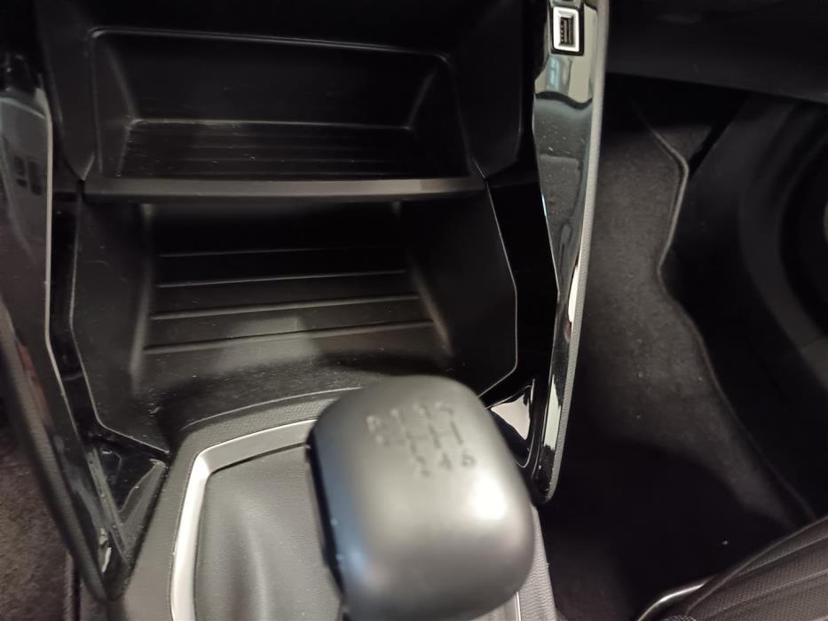 PEUGEOT 2008 2021