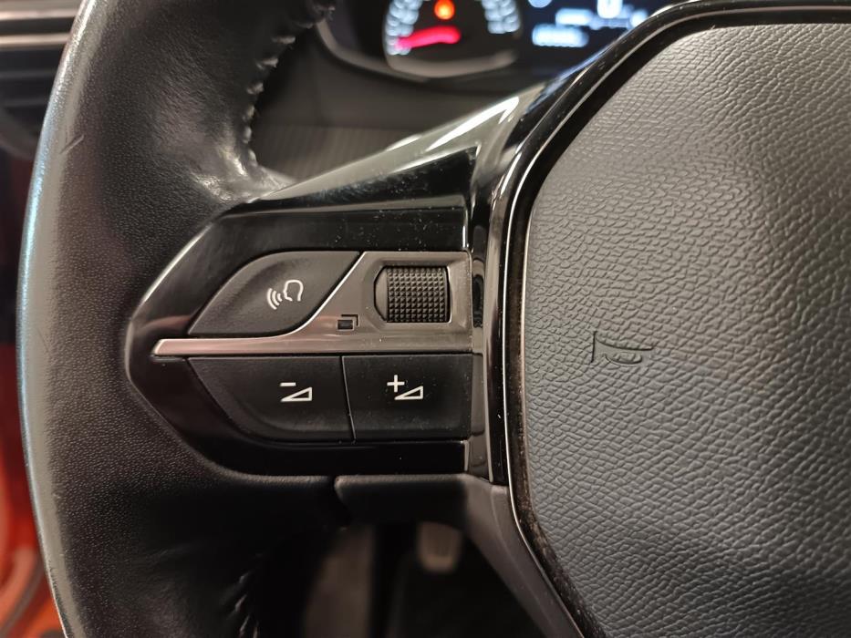 PEUGEOT 2008 2021
