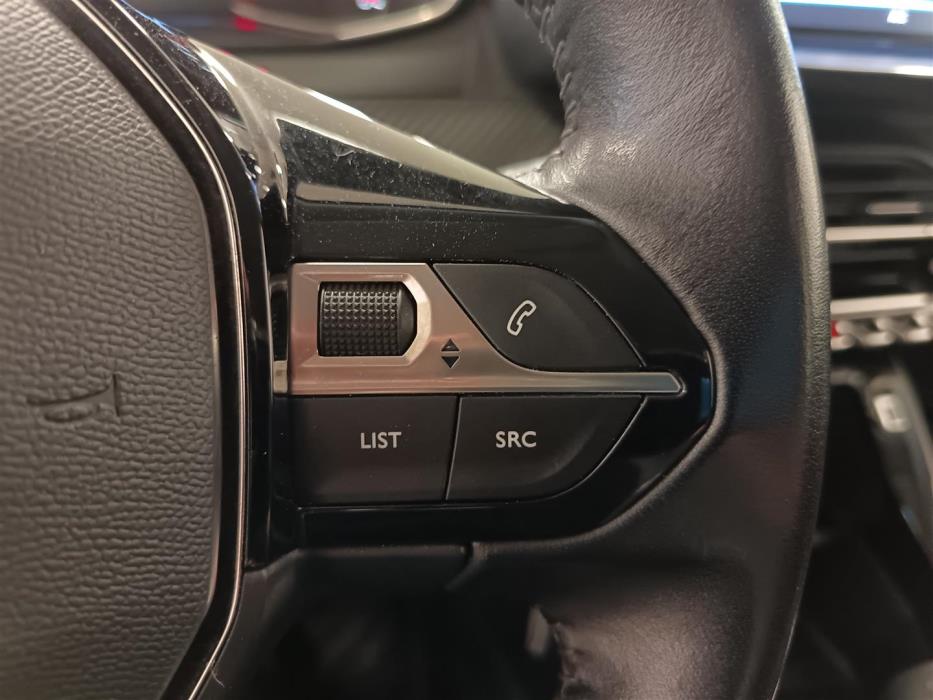 PEUGEOT 2008 2021
