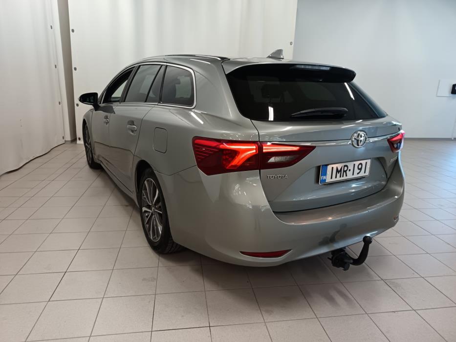 TOYOTA Avensis 2016
