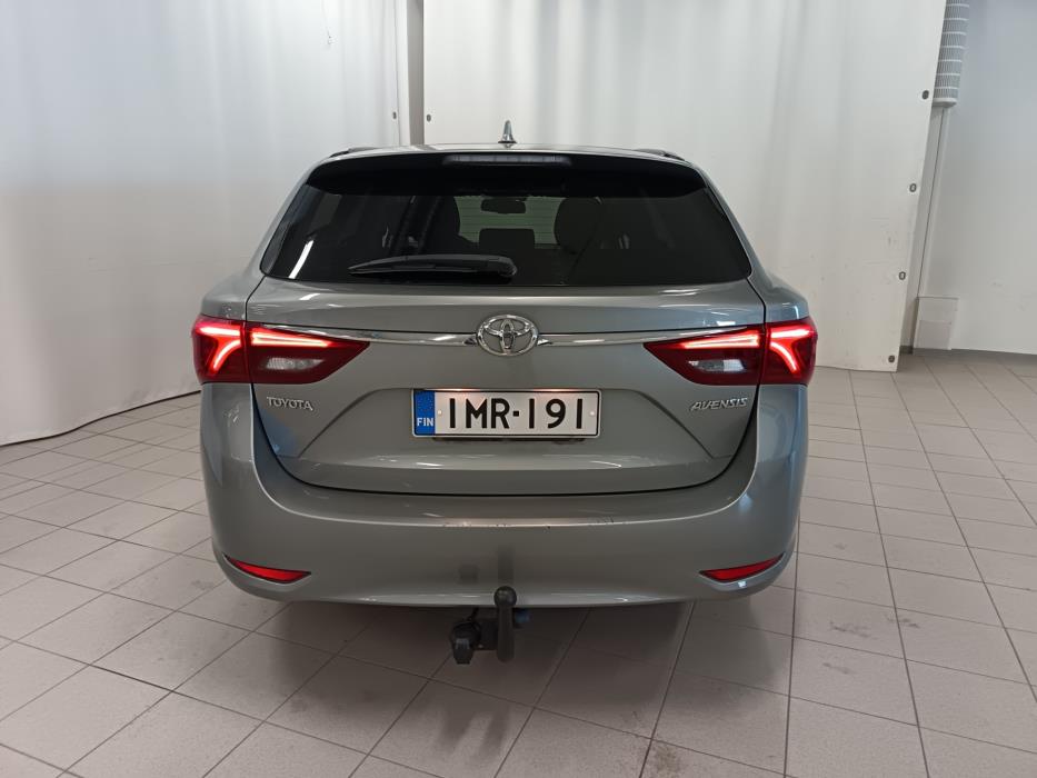 TOYOTA Avensis 2016
