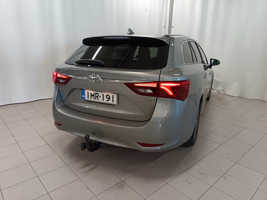TOYOTA Avensis 2016