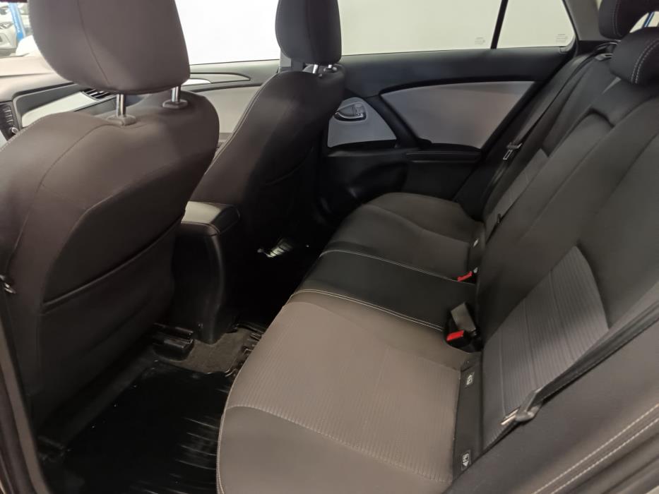 TOYOTA Avensis 2016