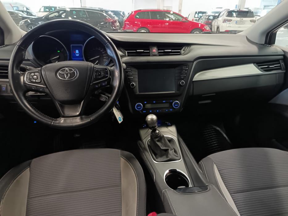 TOYOTA Avensis 2016