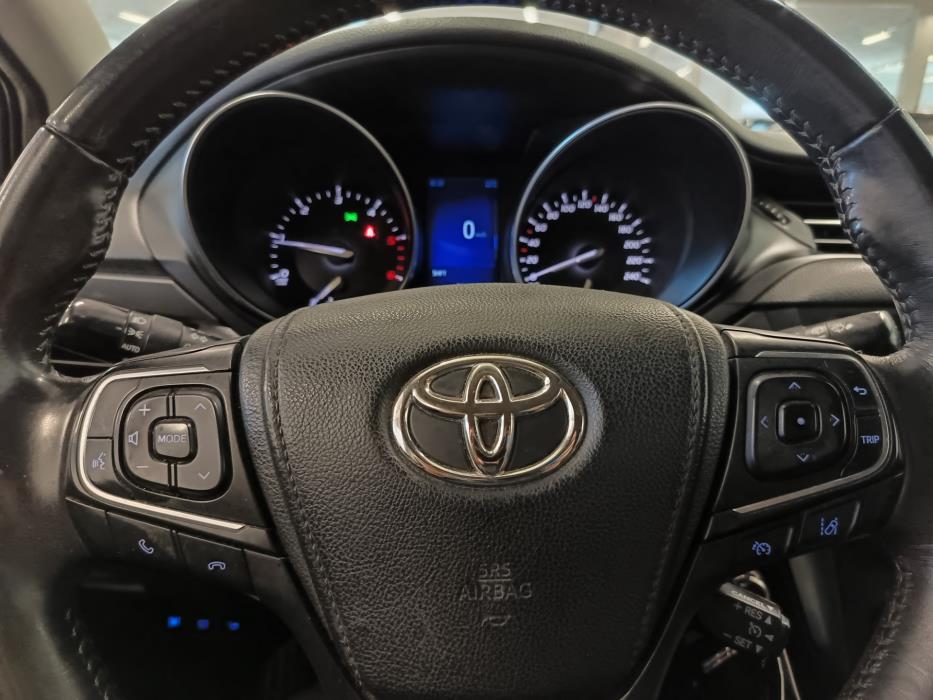 TOYOTA Avensis 2016