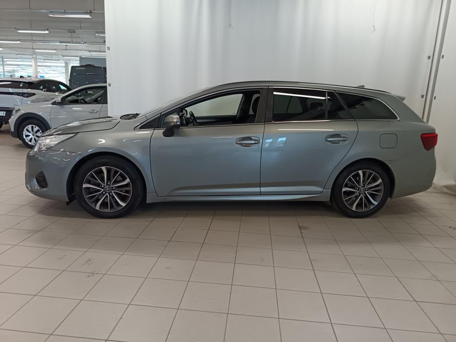 TOYOTA Avensis 2016