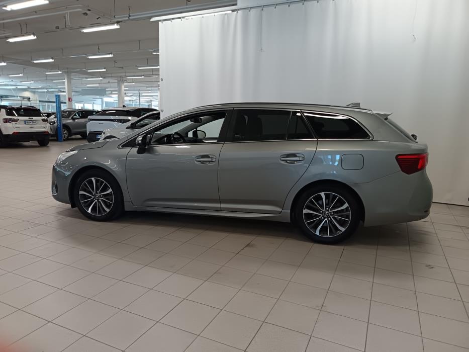 TOYOTA Avensis 2016