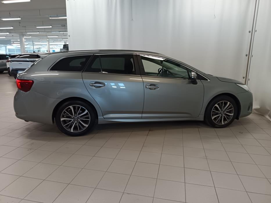 TOYOTA Avensis 2016
