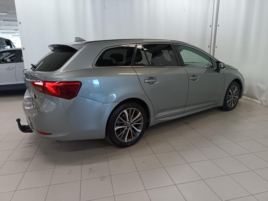TOYOTA Avensis 2016