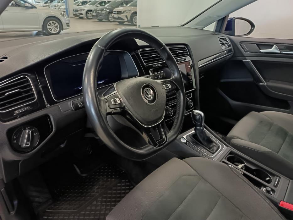 VOLKSWAGEN Golf 2018