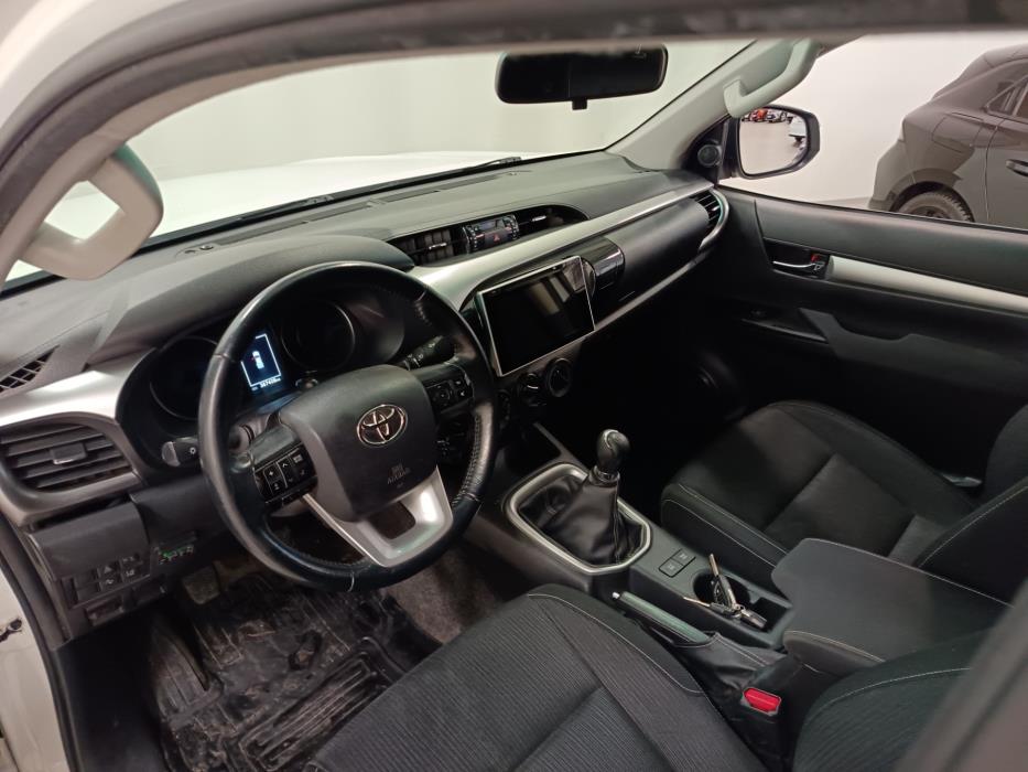 TOYOTA Hilux 2017