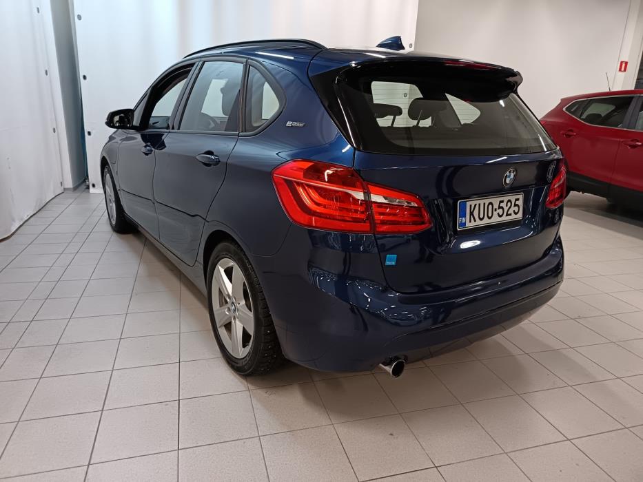 BMW 225 2016