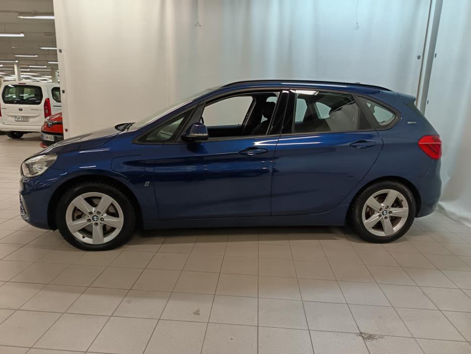 BMW 225 2016