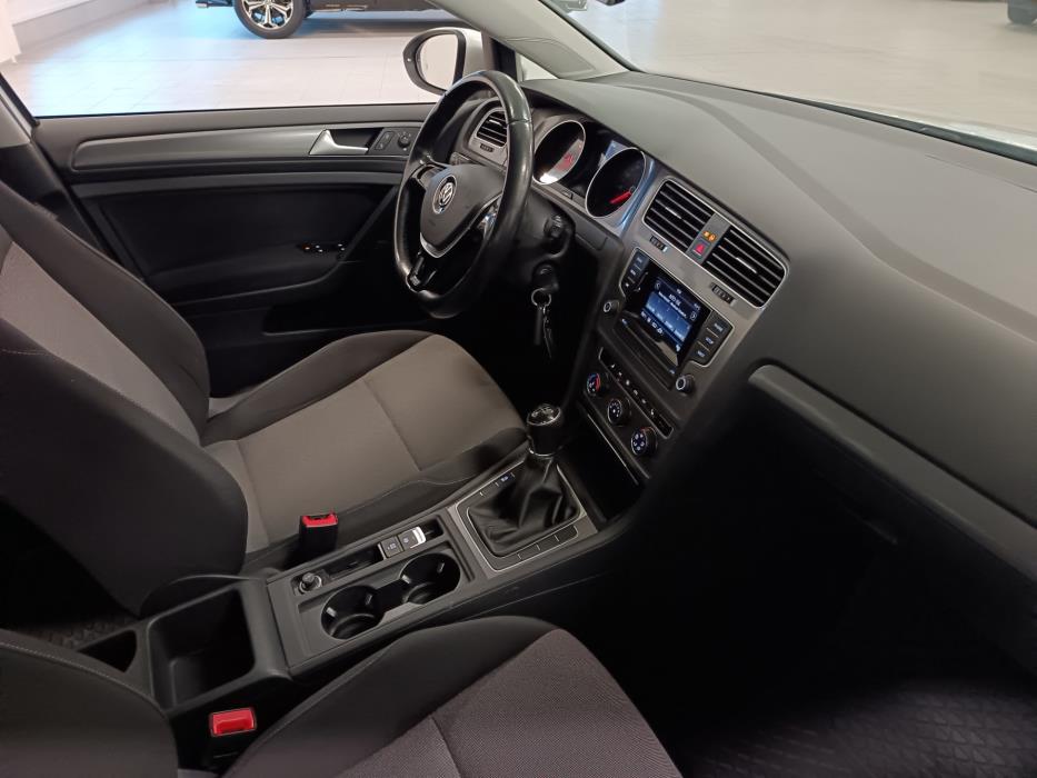 VOLKSWAGEN Golf 2017