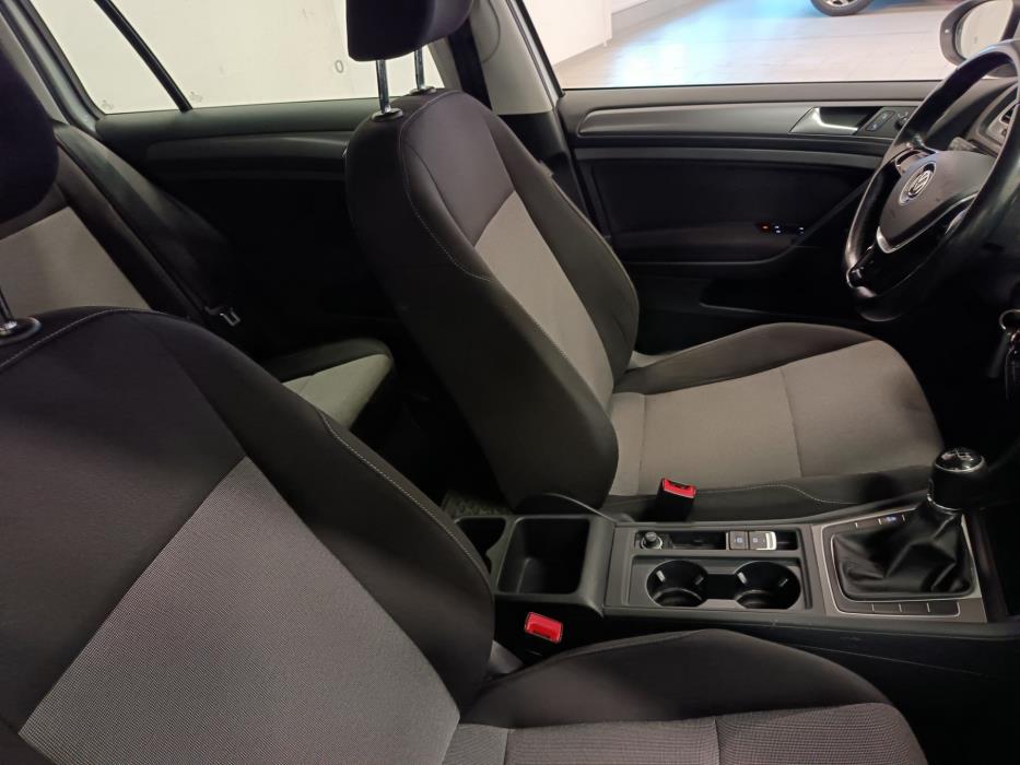 VOLKSWAGEN Golf 2017