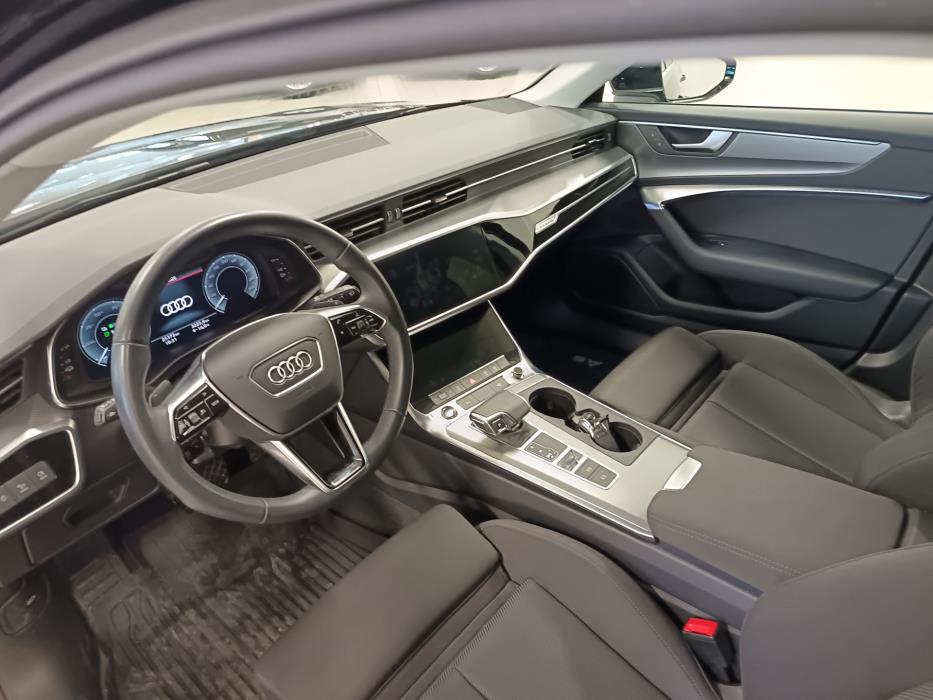 AUDI A6 2024