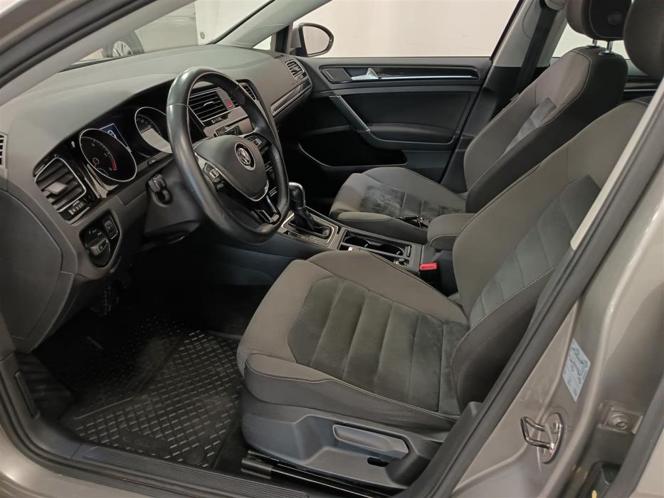 VOLKSWAGEN Golf 2012