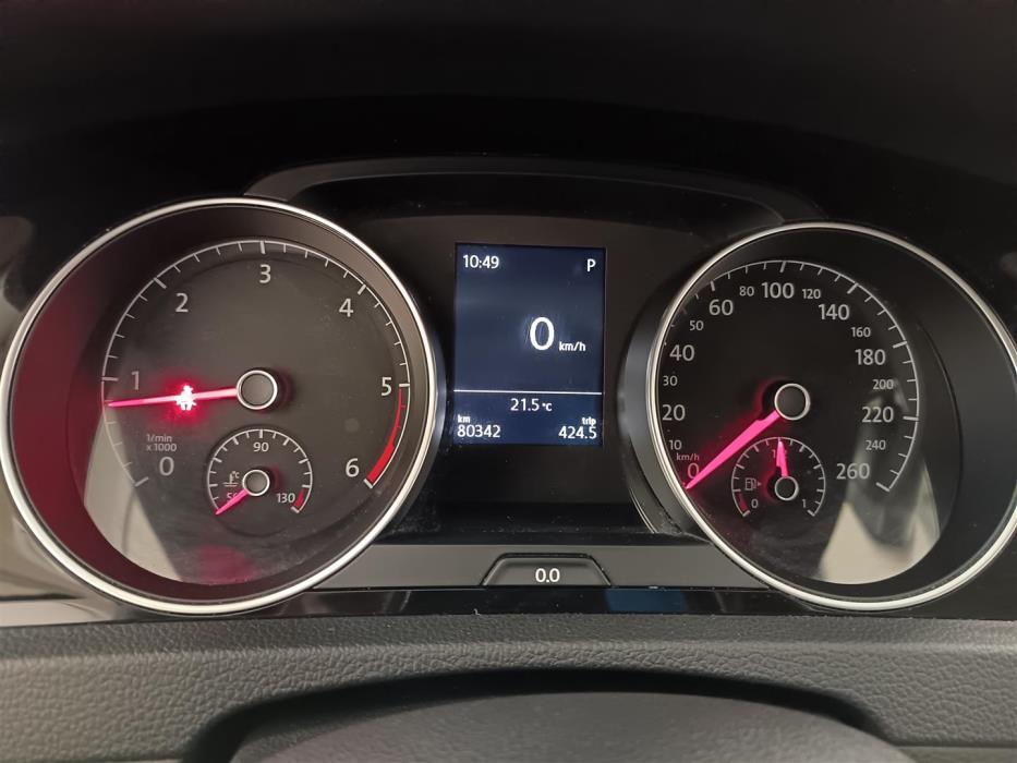 VOLKSWAGEN Golf 2012