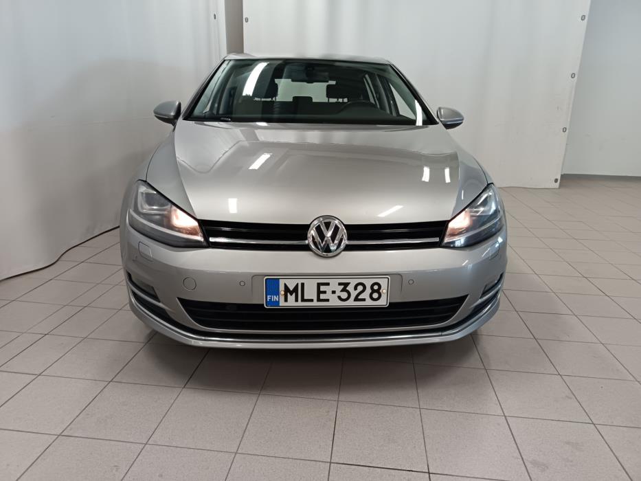 VOLKSWAGEN Golf 2013