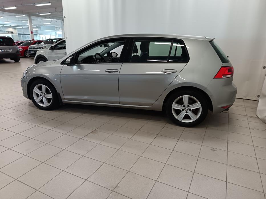 VOLKSWAGEN Golf 2013