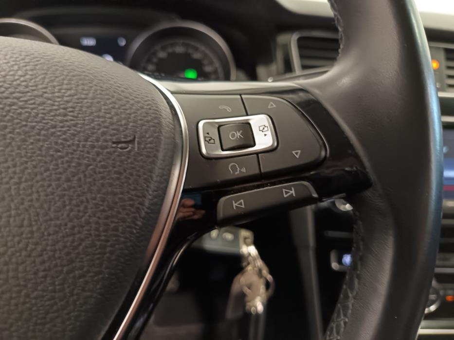VOLKSWAGEN Golf 2013