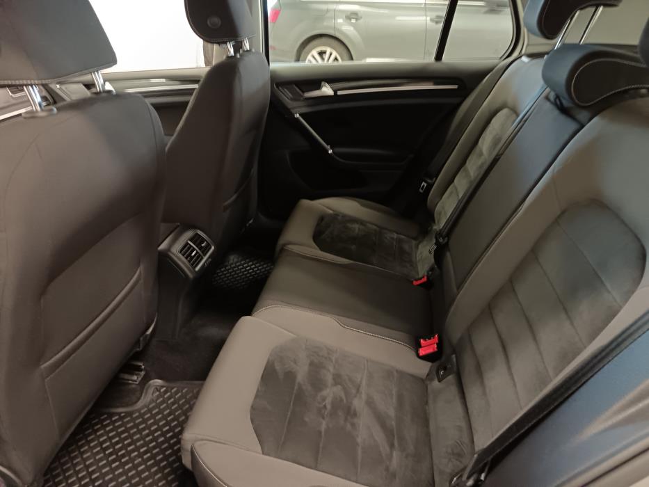 VOLKSWAGEN Golf 2013