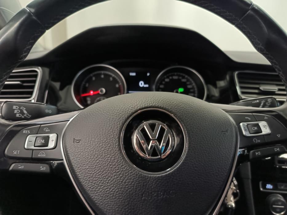 VOLKSWAGEN Golf 2013