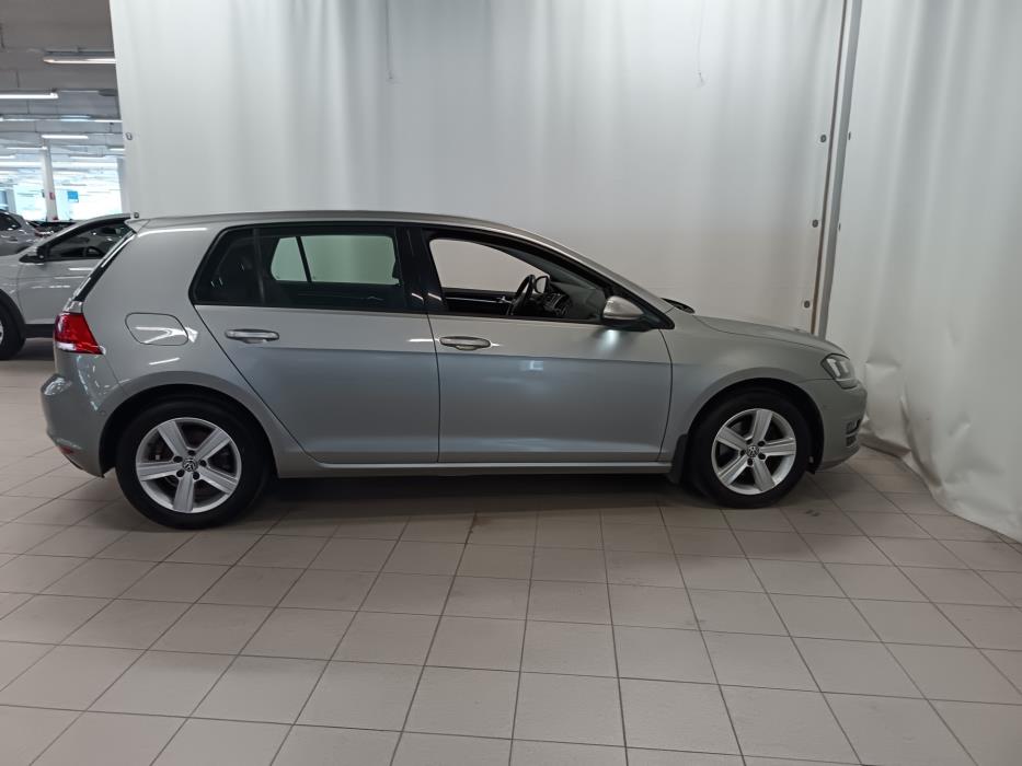 VOLKSWAGEN Golf 2013