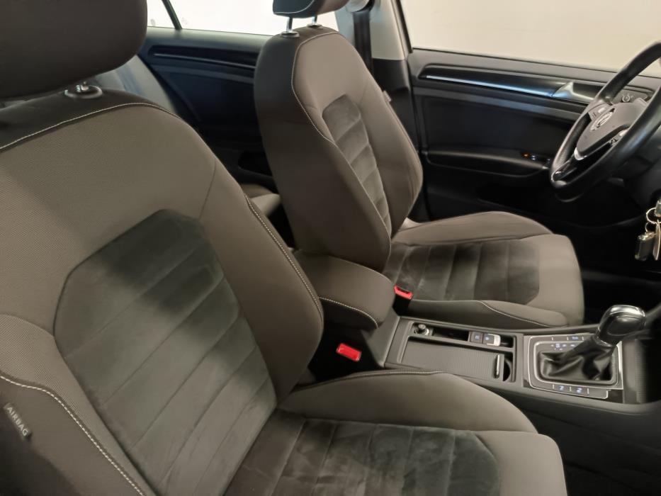 VOLKSWAGEN Golf 2013