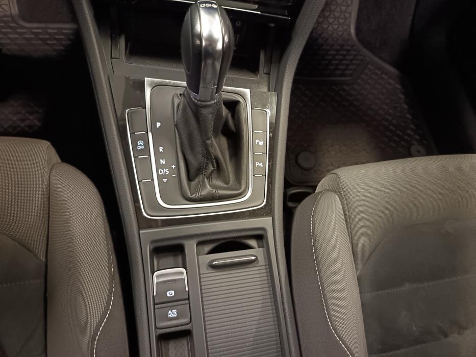 VOLKSWAGEN Golf 2013
