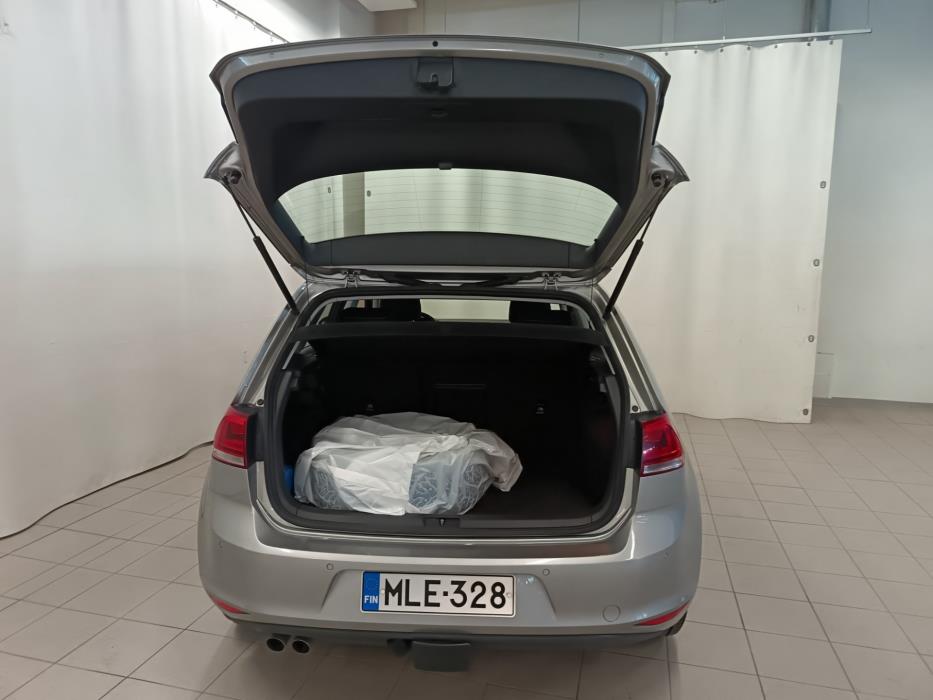 VOLKSWAGEN Golf 2013