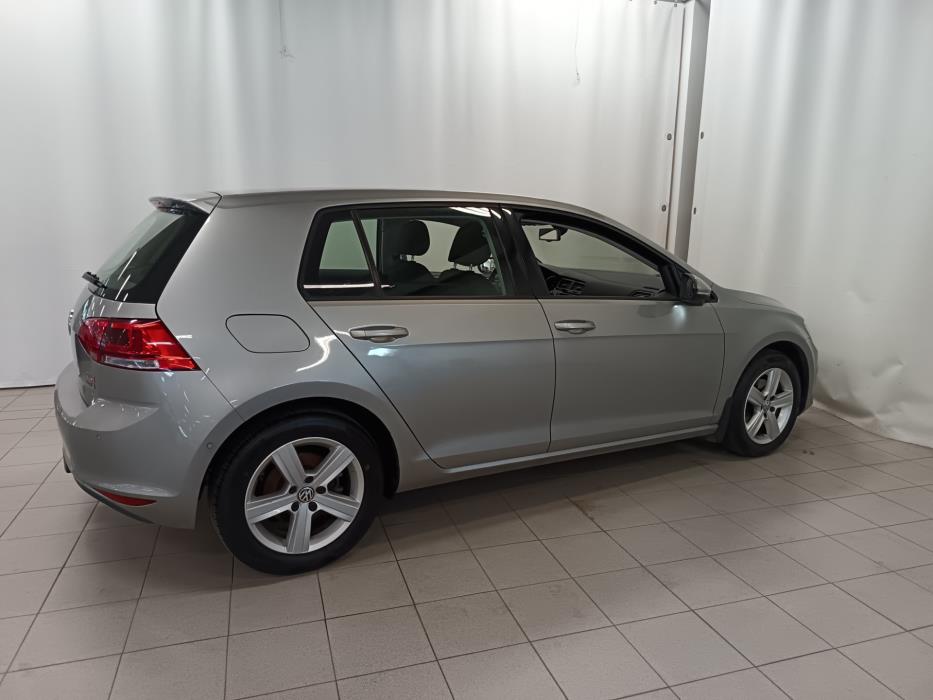 VOLKSWAGEN Golf 2013