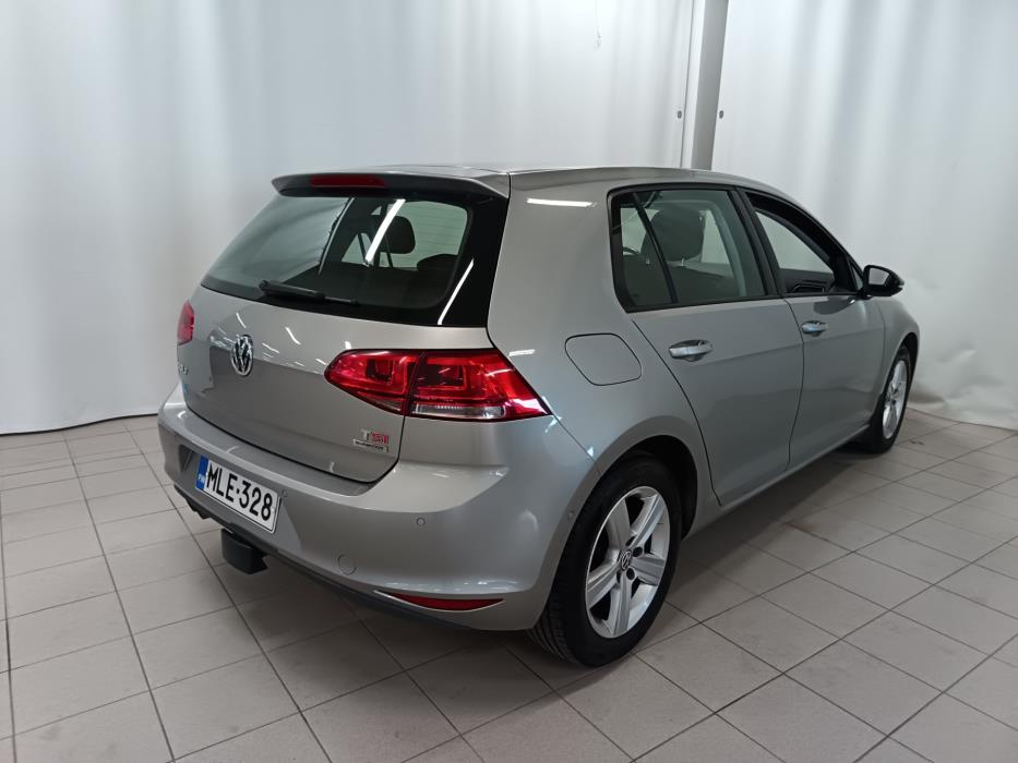 VOLKSWAGEN Golf 2013