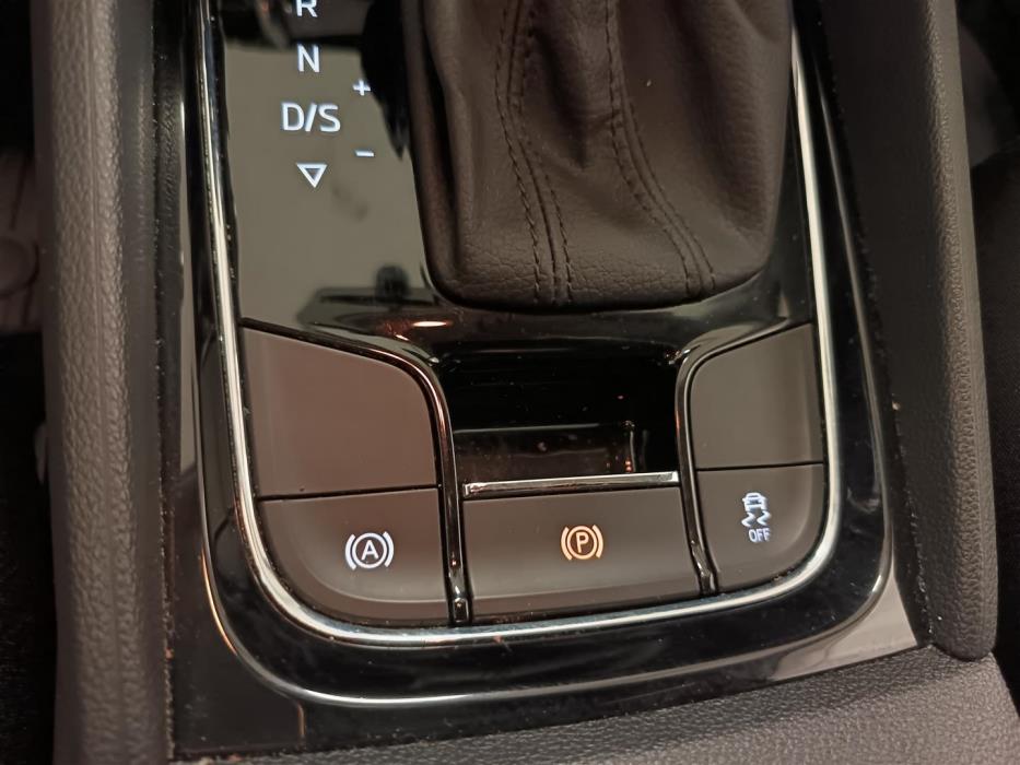 SKODA Karoq 2023