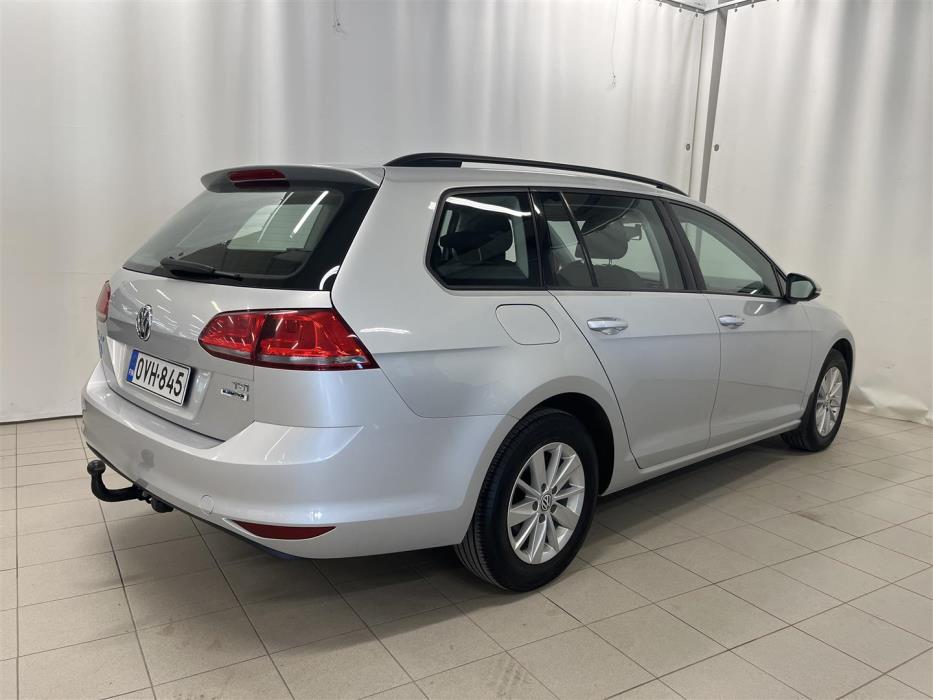 VOLKSWAGEN Golf 2016
