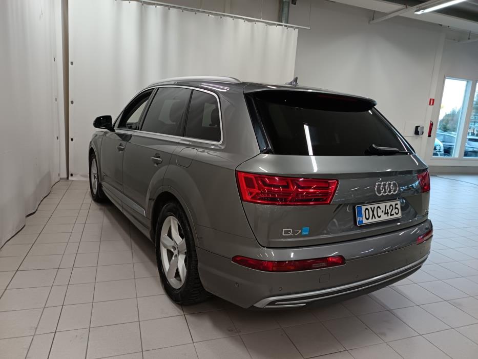 AUDI Q7 2017