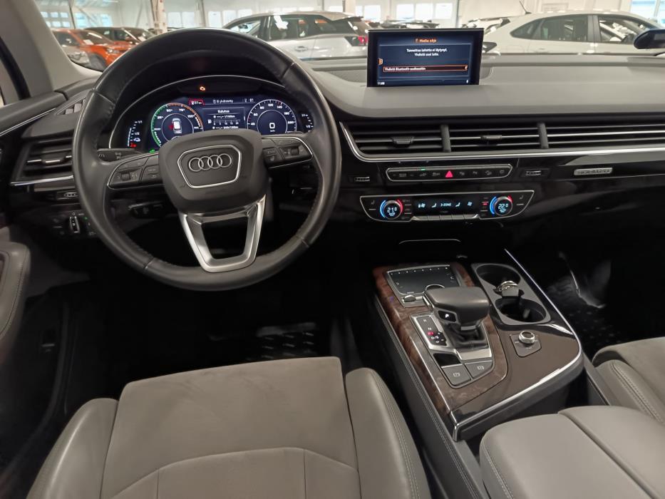 AUDI Q7 2017
