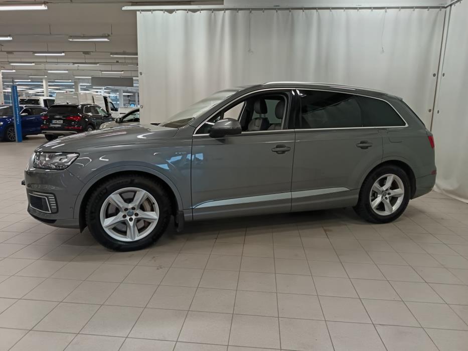 AUDI Q7 2017