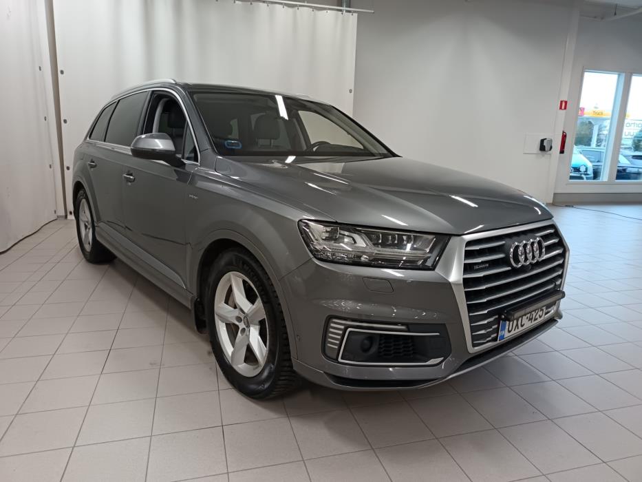 AUDI Q7 2017