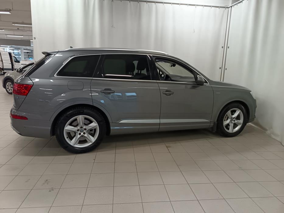 AUDI Q7 2017